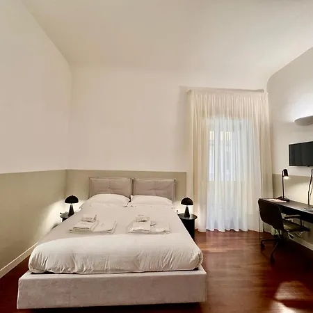 Executive - Marea Collection